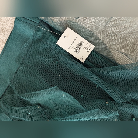 Elegant Emerald Tulle Skirt with Beaded Details - Picture 4 of 4